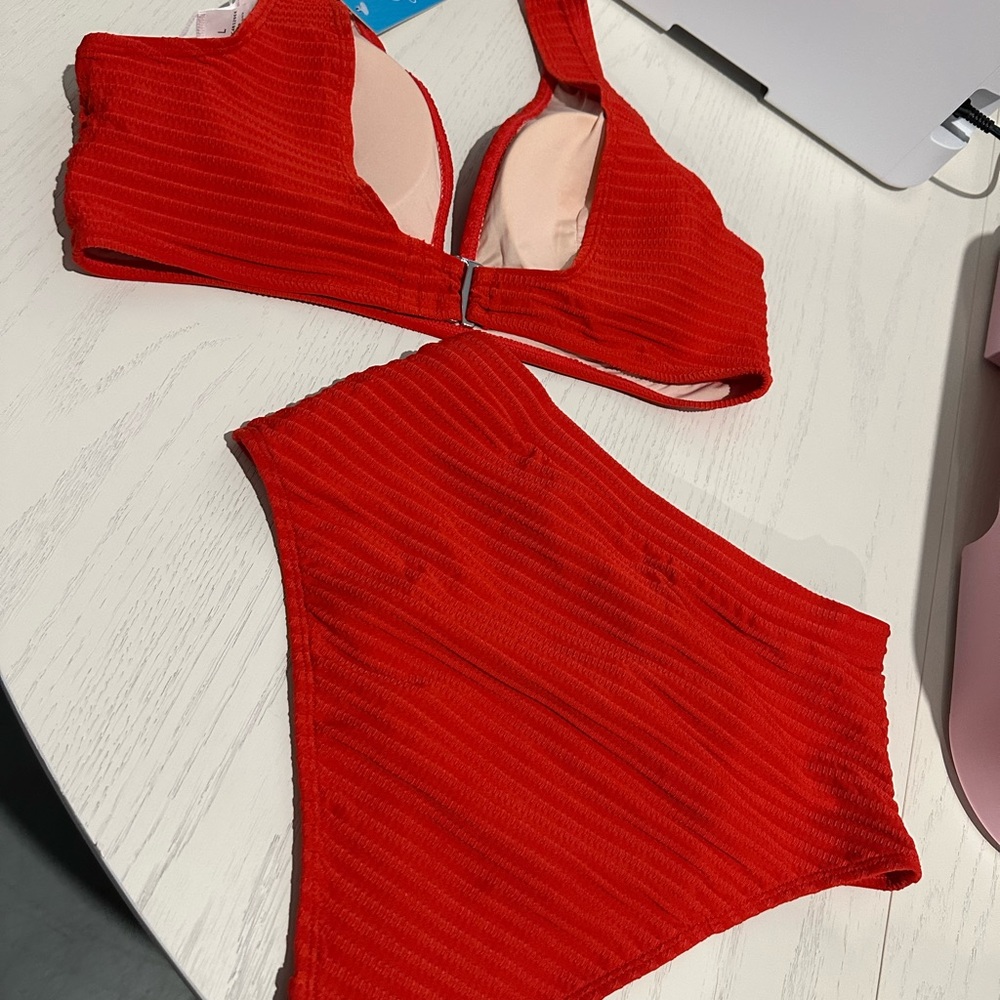 Red Textured Bikini Set - Picture 5 of 5